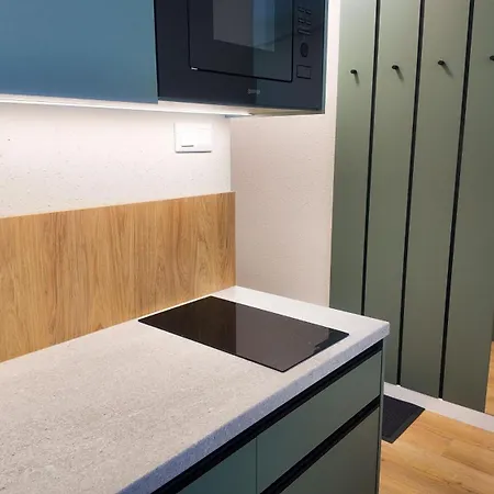 Apartment Axiom - Nova 7 *